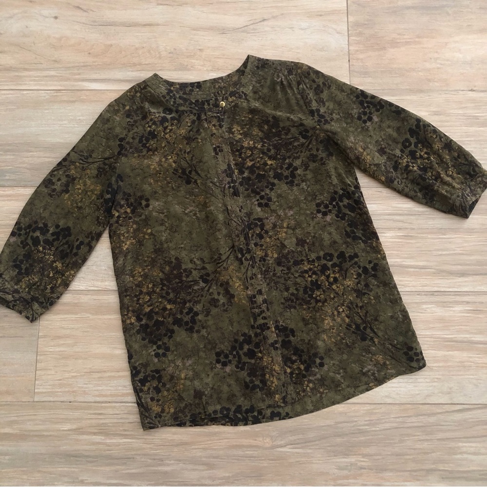 Banana Republic 100% Silk Blouse Size 4